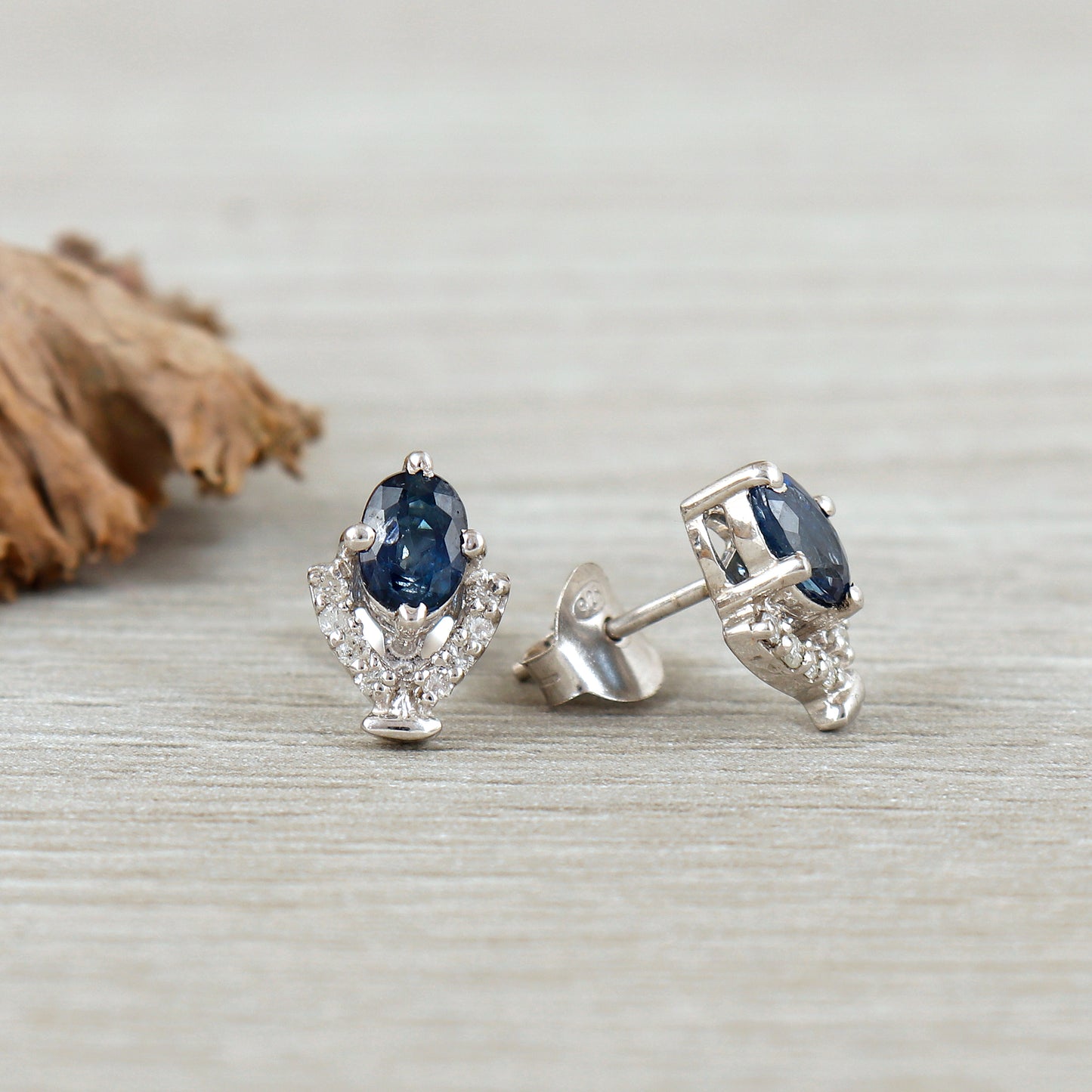 Natural Blue Sapphire Oval Cut Gemstone Stud Earrings-925 Sterling Silver-Designer Blue Sapphire Studs-Dainty Stud Earrings-Gift for Her