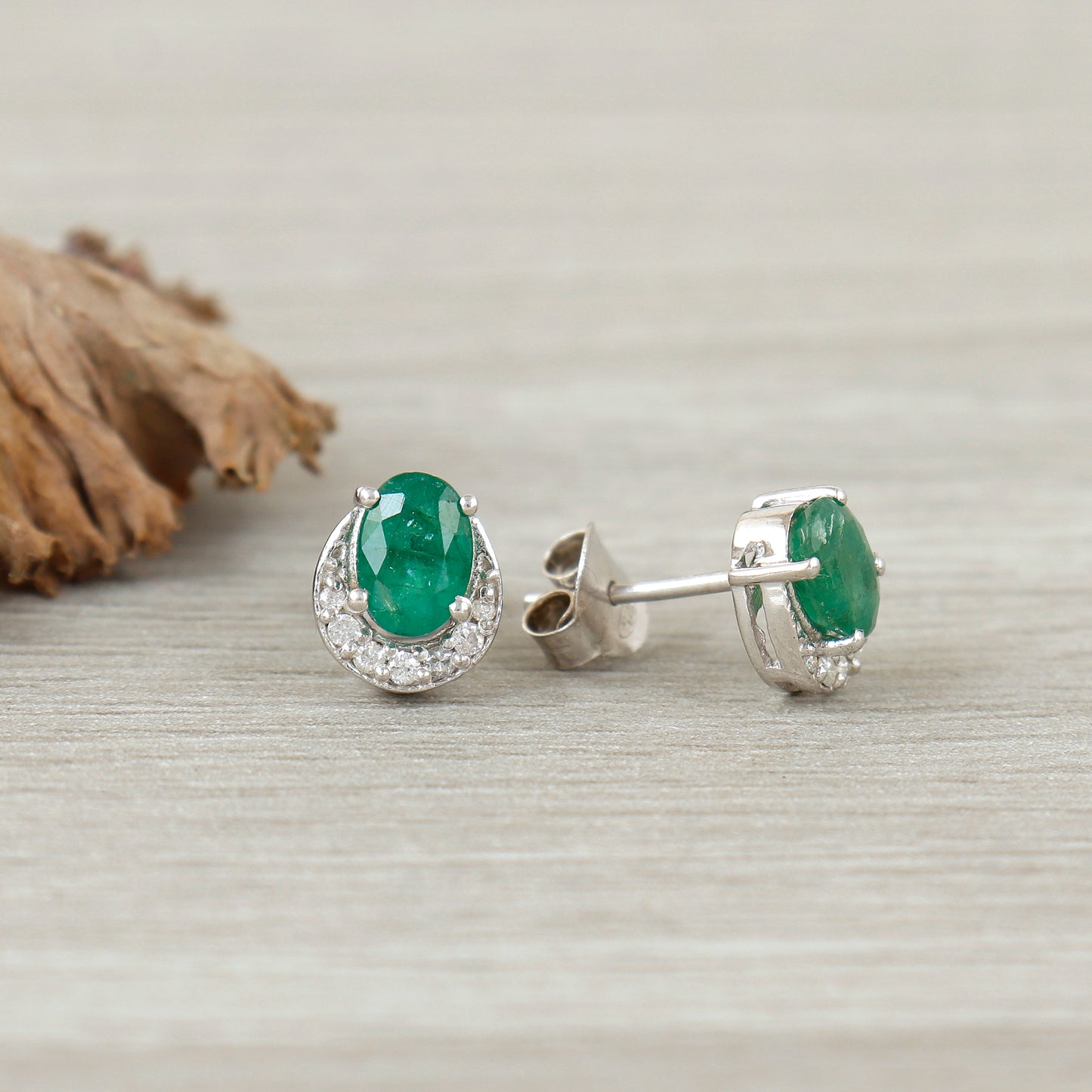 Emerald Oval Cut Gemstone Stud Earrings-May Birthstone Studs-925 Sterling Silver Earrings-Emerald Jewelry-Dainty Emerald Stud-Gift for Her