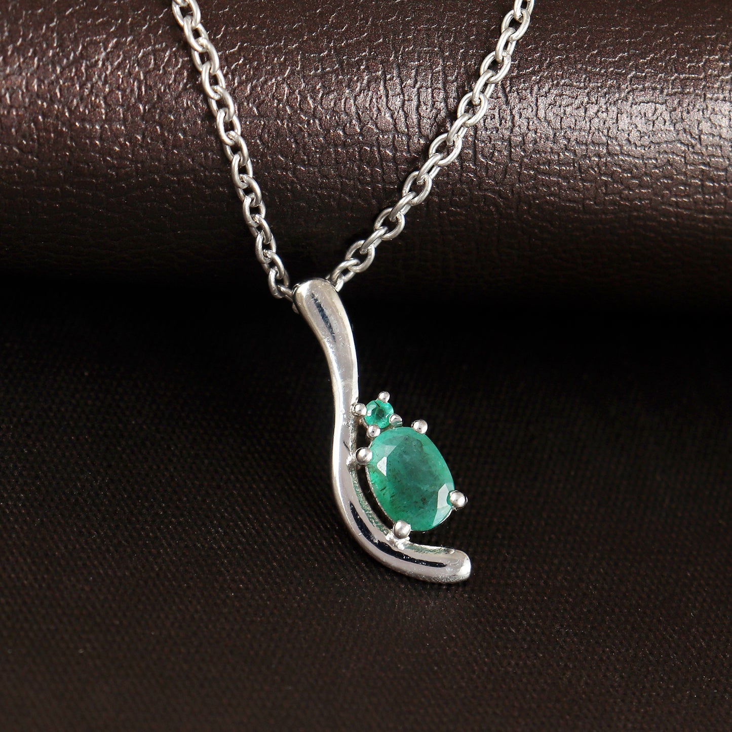 925 Sterling Silver Emerald Pendant-May Birthstone Pendant-Emerald Dainty Pendant-Emerald Jewelry-Silver Chain Pendant-Precious Pendant