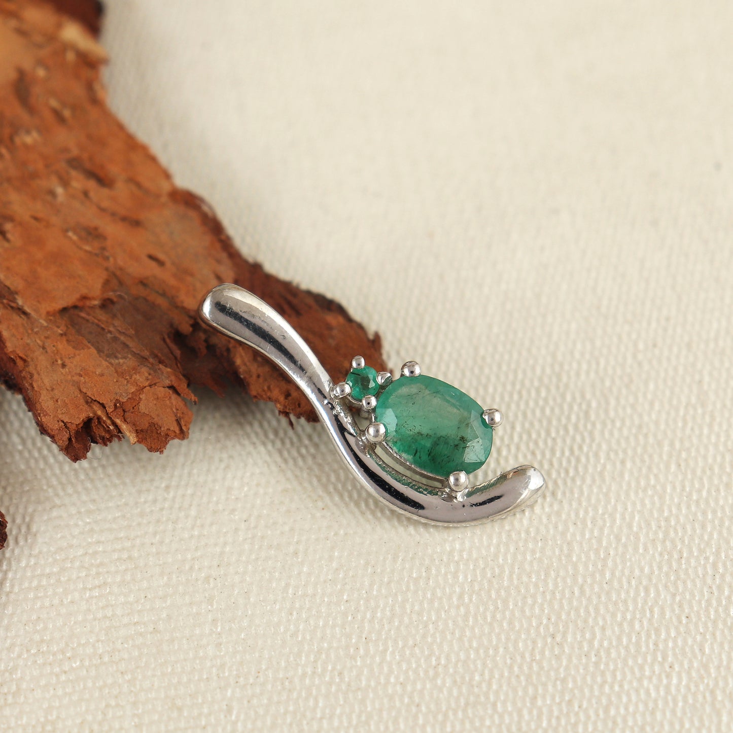 925 Sterling Silver Emerald Pendant-May Birthstone Pendant-Emerald Dainty Pendant-Emerald Jewelry-Silver Chain Pendant-Precious Pendant
