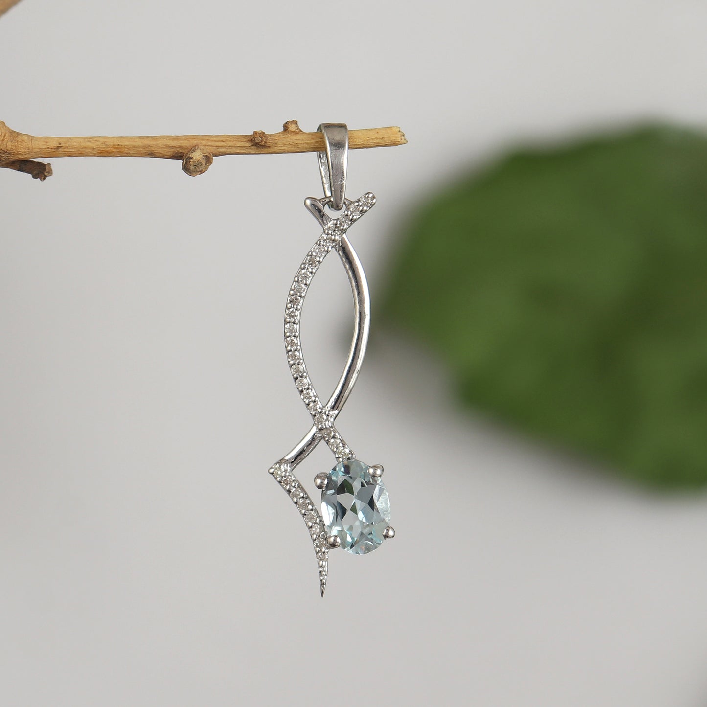 Natural Aquamarine Oval Cut Gemstone Pendant-925 Sterling Silver Pendant-March Birthstone-Aquamarine Jewelry-Diamond Chain Pendant for Gift