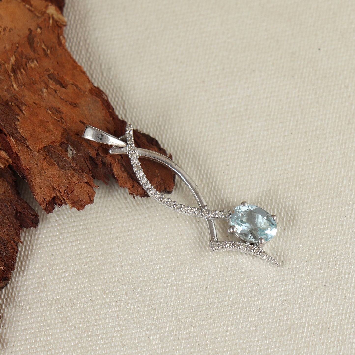 Natural Aquamarine Oval Cut Gemstone Pendant-925 Sterling Silver Pendant-March Birthstone-Aquamarine Jewelry-Diamond Chain Pendant for Gift