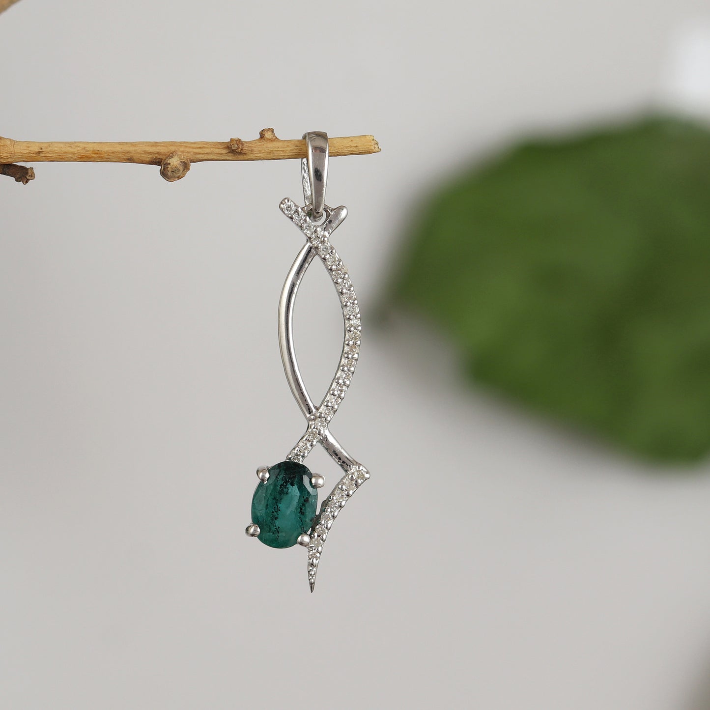 Natural Emerald Oval Cut Gemstone Pendant-925 Sterling Silver Pendant-Diamond Pendant-May Birthstone Pendant-Emerald Jewelry-Wedding Gift