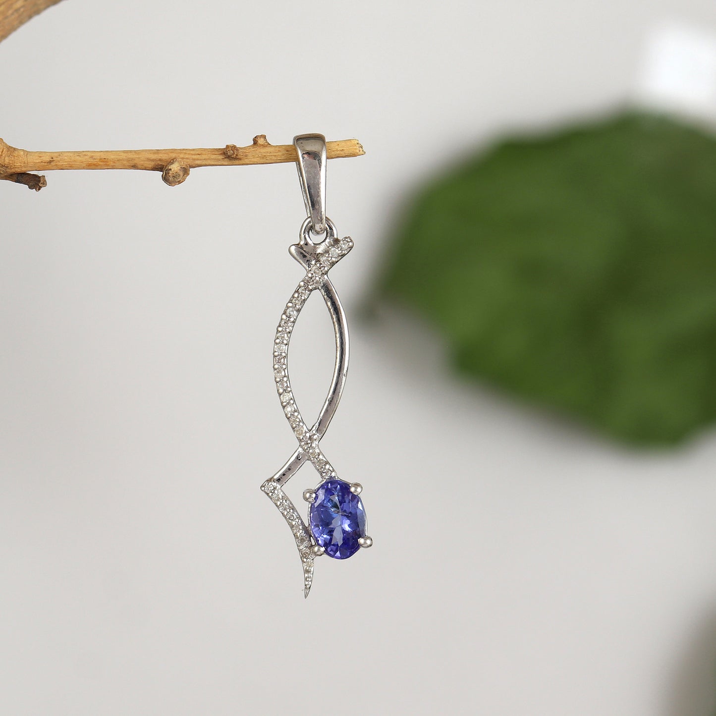 Natural Tanzanite Pendant-925 Sterling Silver Pendant-Oval Cut Gemstone Pendant-Diamond Pendant-December Birthstone Pendant-Wedding Gift Her