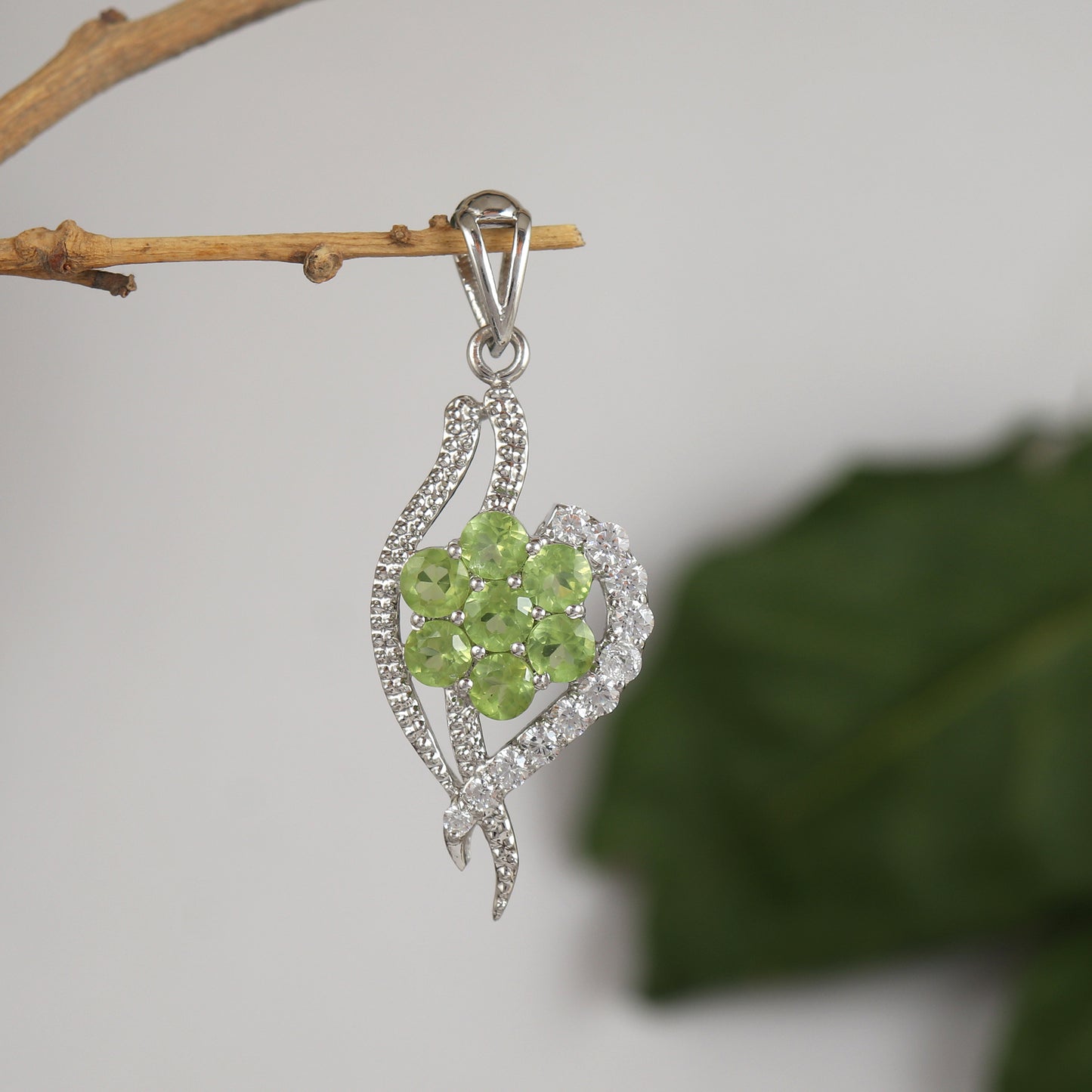 Natural Peridot Pendant-925 Sterling Silver Pendant Necklace-August Birthstone -Peridot Cluster Pendant-Handmade Pendant-Chain Pendant