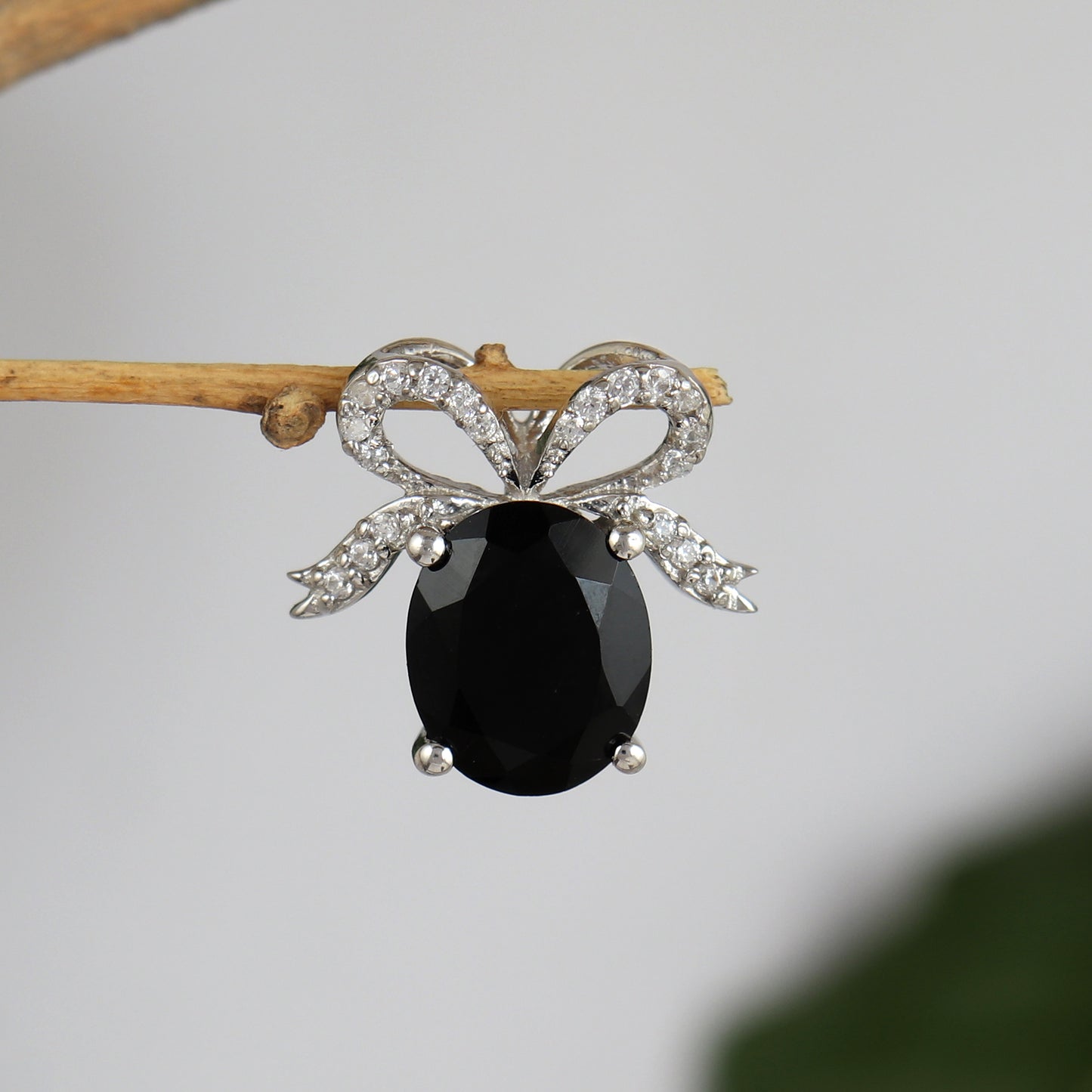 Natural Black Onyx Pendant-925 Sterling Silver Chain Pendant-December Birthstone-Oval Cut Gemstone Pendant-Christmas Gift-Black Onyx Jewelry
