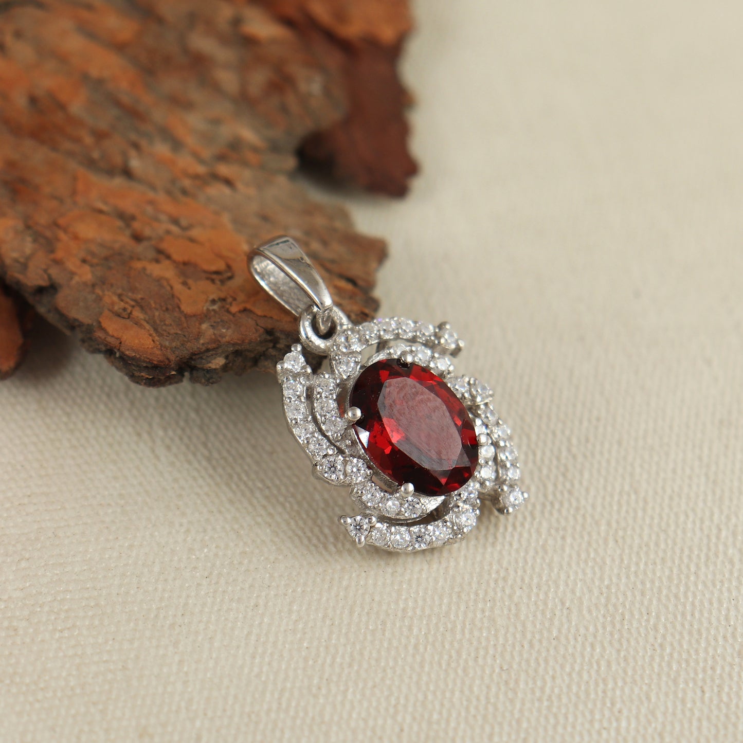 Garnet Oval Gemstone Cluster Pendant-925 Sterling Silver Pendant-January Birthstone Pendant-Chain Pendant for Christmas Gift-Women Jewelry