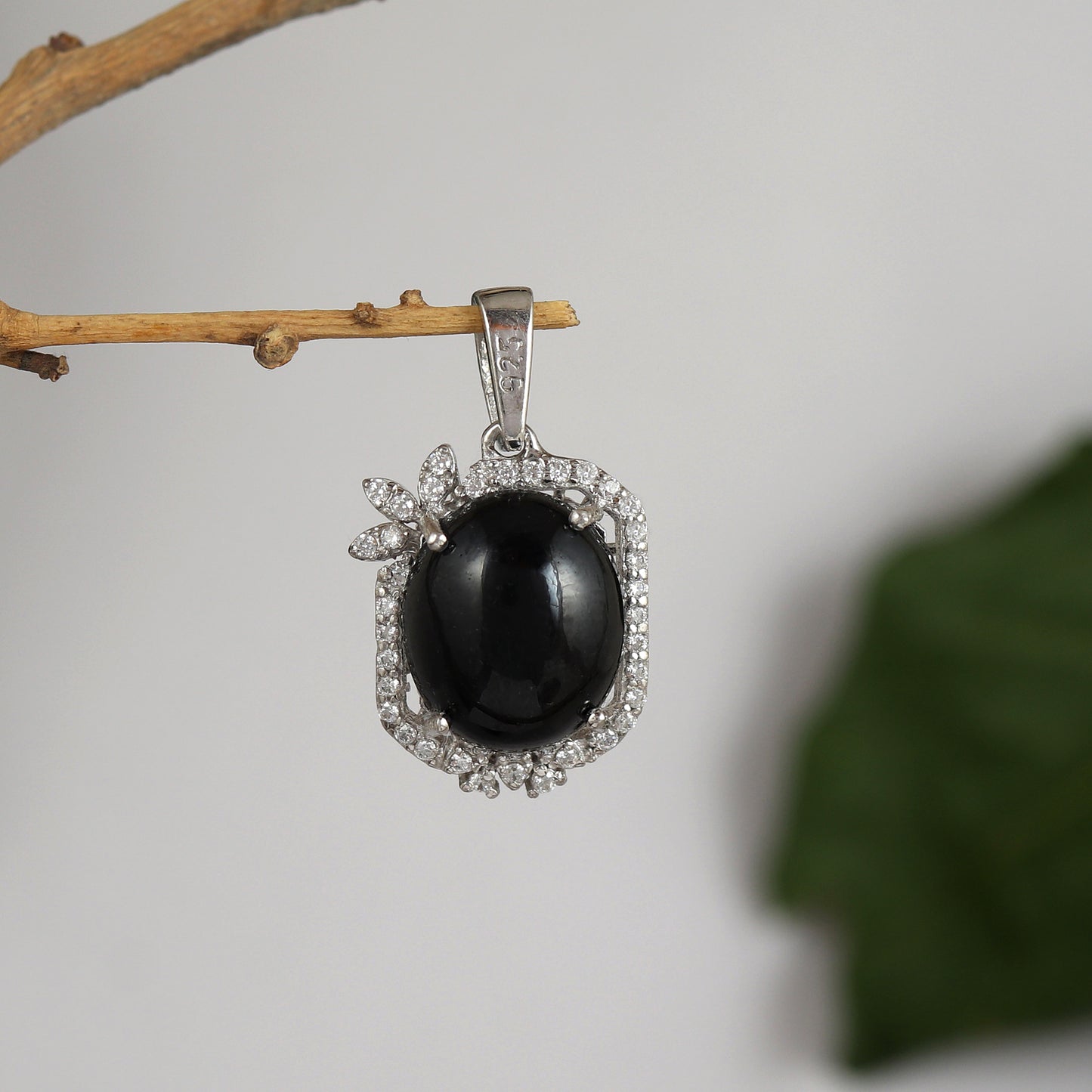 Black Star Pendant-925 Sterling Silver Chain Pendant-Black Star Cluster Pendant-Oval Cabochon Gemstone Pendant-Christmas Gift for Women's