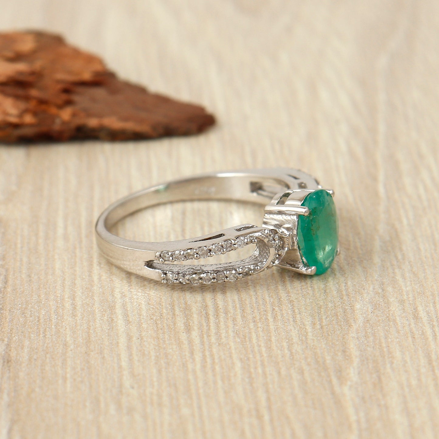 Natural Emerald Oval Gemstone Cluster Ring-925 Sterling Silver Ring-Diamond Ring-Engagement Ring-May Birthstone Ring-Wedding Gift for Her