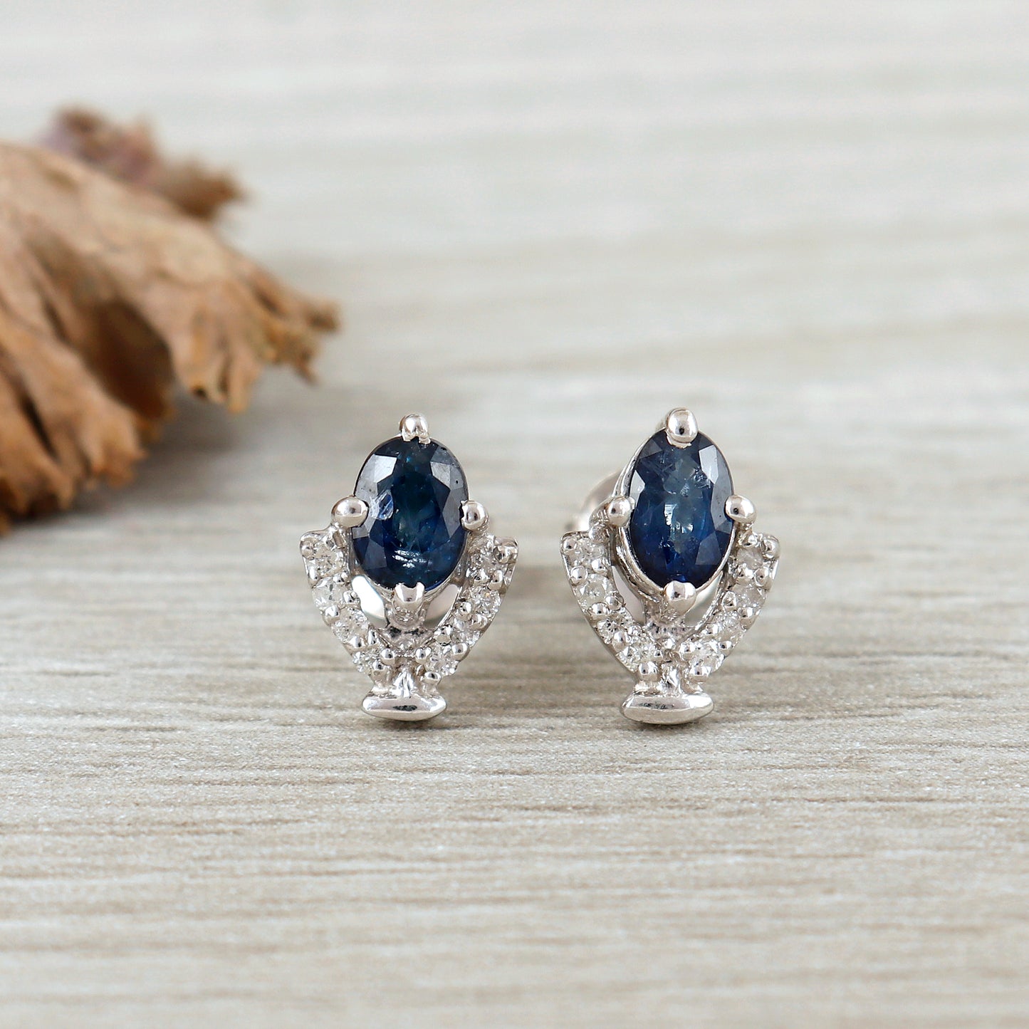 Natural Blue Sapphire Oval Cut Gemstone Stud Earrings-925 Sterling Silver-Designer Blue Sapphire Studs-Dainty Stud Earrings-Gift for Her