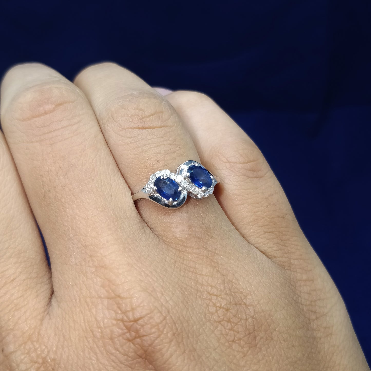 Natural Blue Sapphire Oval Cut Gemstone Cluster Ring 925 Sterling Silver Handmade Ring September Birthstone Ring Gift for Engagement