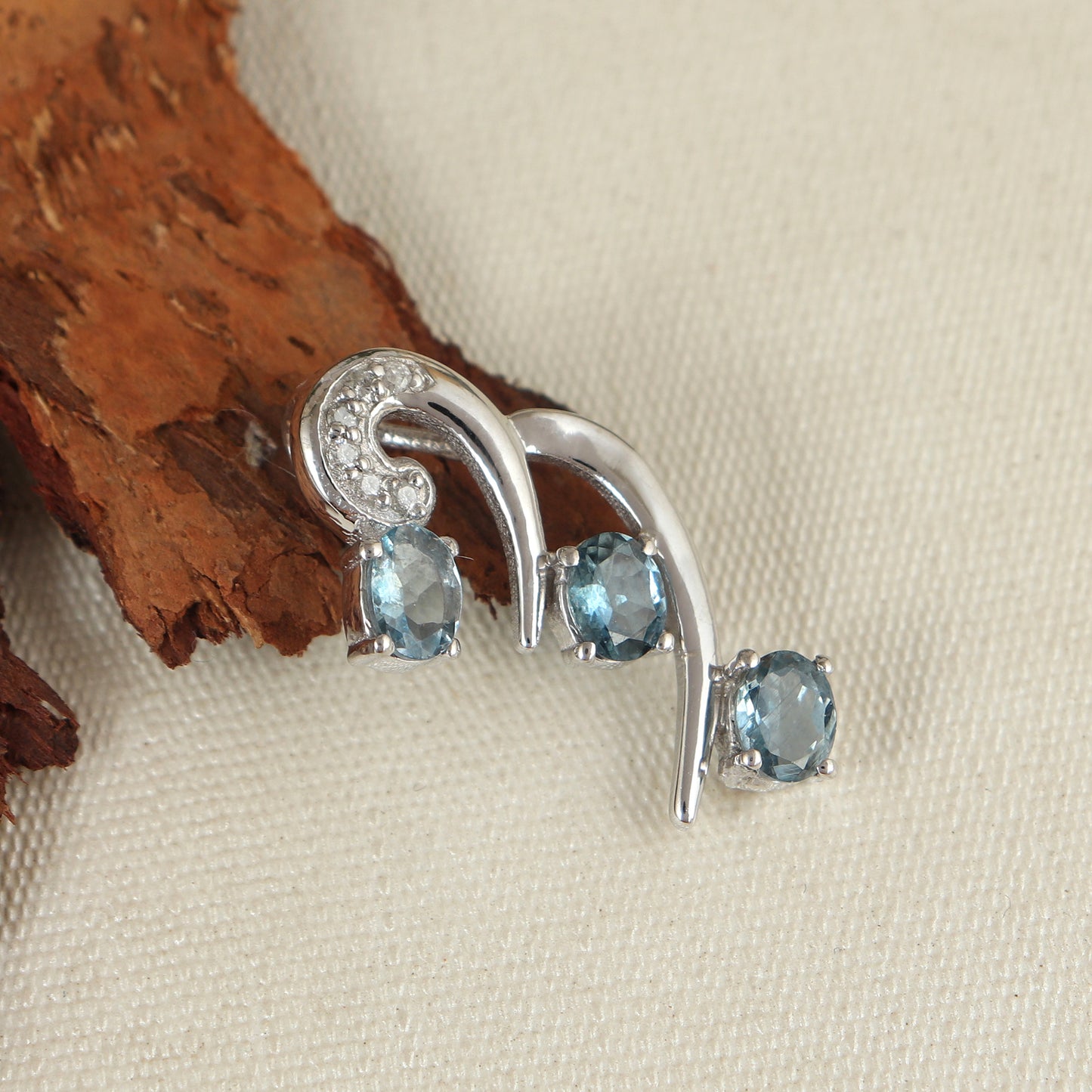 Aquamarine Pendant-925 Sterling Silver Pendant-Diamond Pendant-Natural Aquamarine Necklace-Oval Cut Gemstone Pendant-Wedding Gift for Her